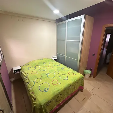 巴塞罗那市区 5线换乘 Casa de Férias *